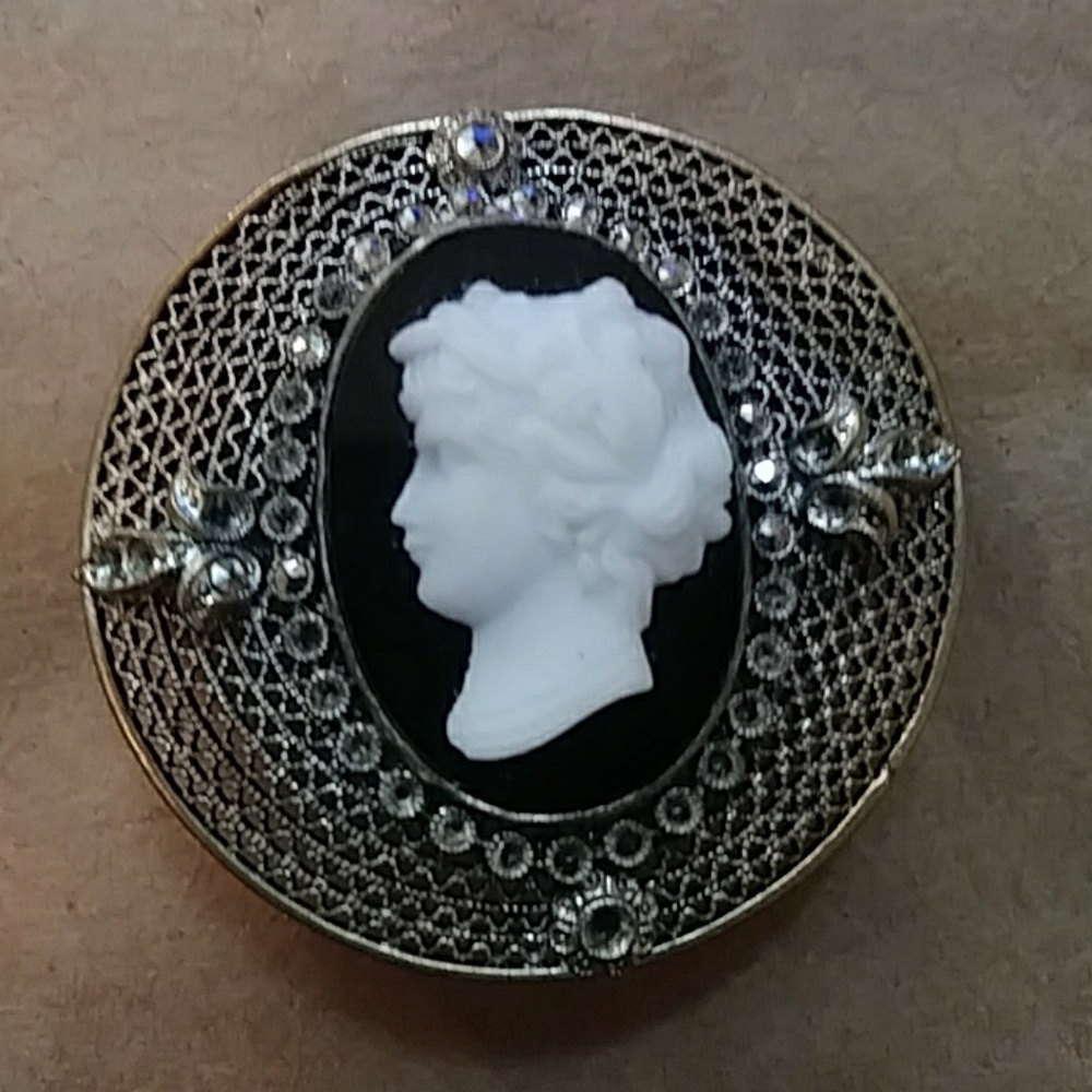 Vintage Cameo